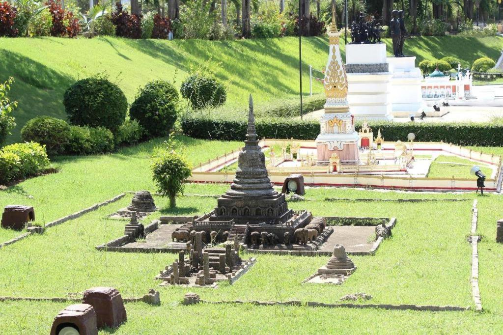 Bua Tara Resort Nong Prue Exterior photo