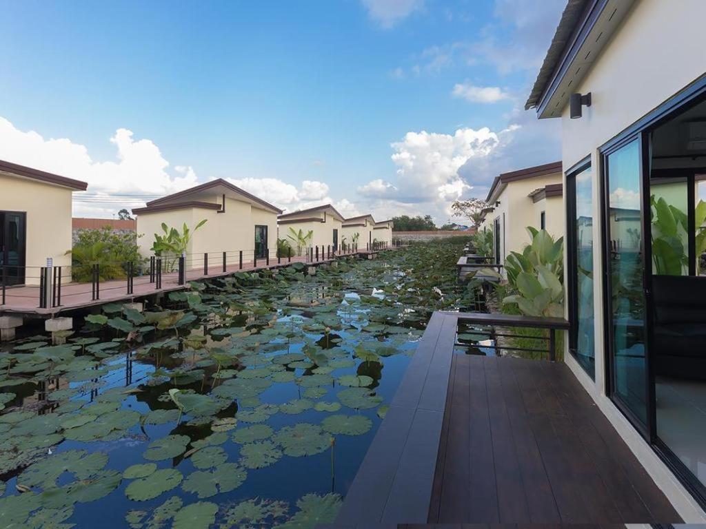Bua Tara Resort Nong Prue Exterior photo
