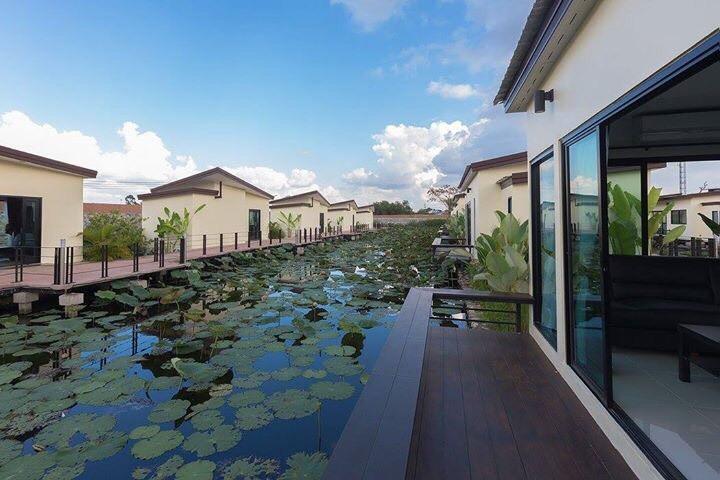 Bua Tara Resort Nong Prue Exterior photo