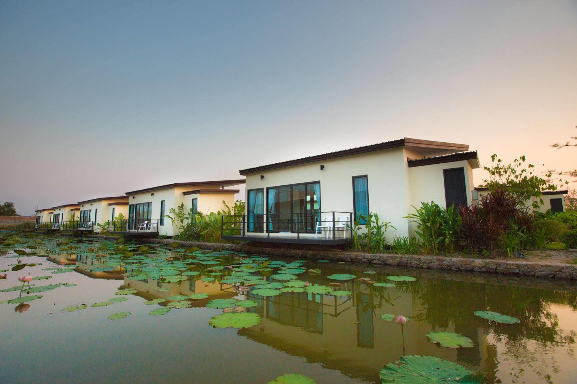 Bua Tara Resort Nong Prue Exterior photo